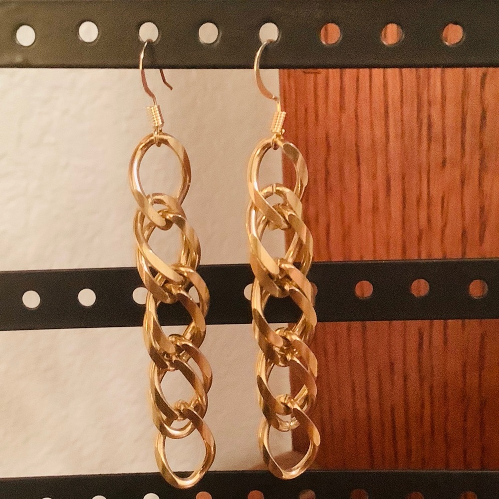 18k gold earrings